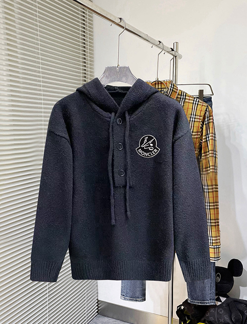 モンクレールスーパーコピー レターロゴフード付きセーター