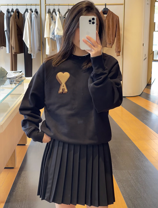 アミ レターハート型クルーネックスウェットシャツ