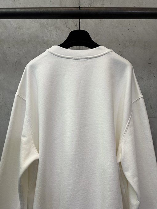 アミ レターハート型クルーネックスウェットシャツ