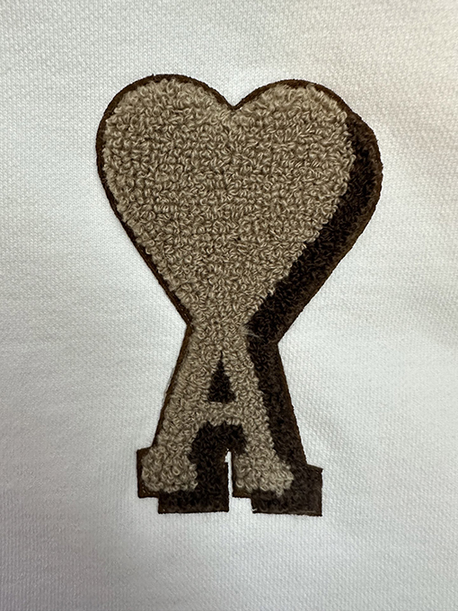 アミ レターハート型クルーネックスウェットシャツ