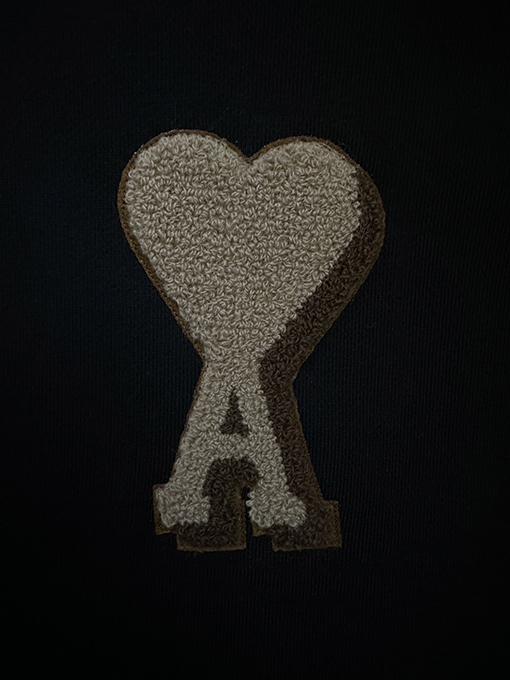 アミ レターハート型クルーネックスウェットシャツ