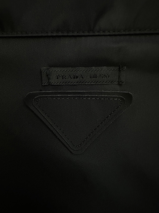 プラダコピー ナイロン軽量コットンジップアップジャケット