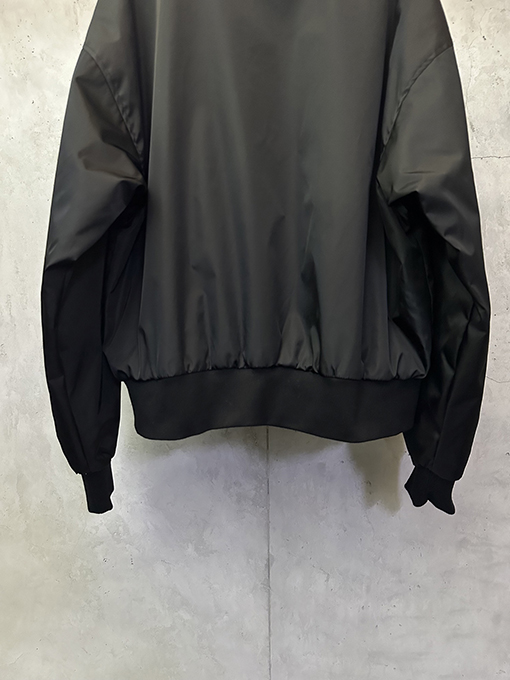 プラダコピー ナイロン軽量コットンジップアップジャケット