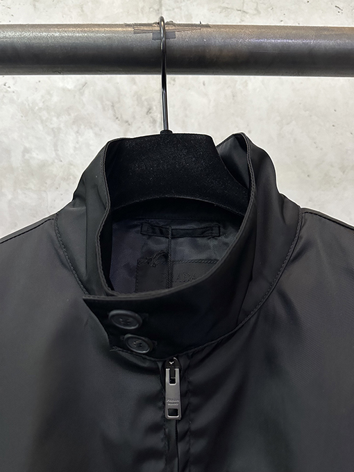 プラダコピー ナイロン軽量コットンジップアップジャケット