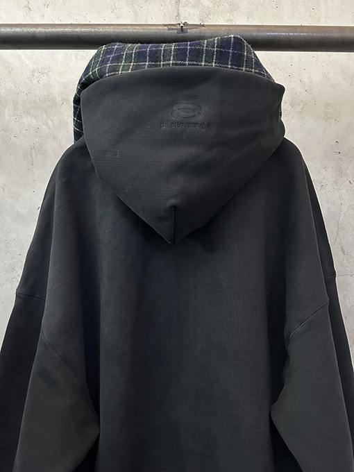 バレンシアガ ランウェイスタイルのダブルフード付き4袖フェイクツーピースフード付きジャケット