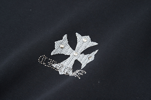 クロムハーツ 新モデルラインストーンアップリケクルーネックスウェットシャツ