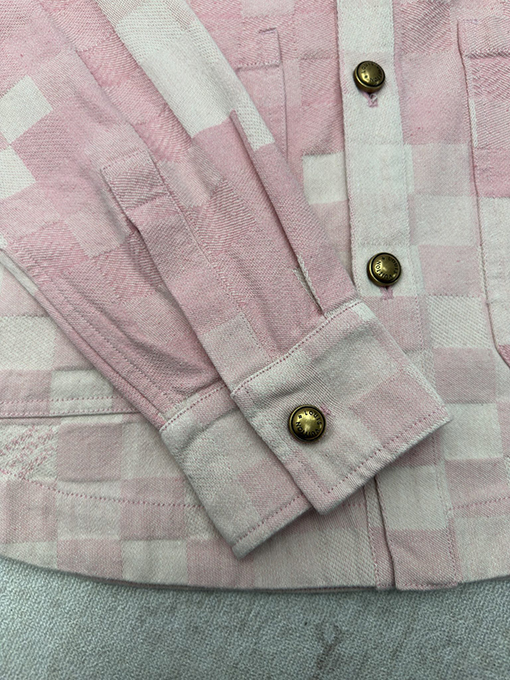 ルイヴィトン NIGO 新作シリーズのフード付きデニムジャケット