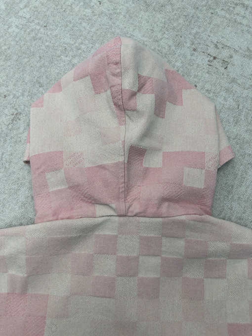 ルイヴィトン NIGO 新作シリーズのフード付きデニムジャケット