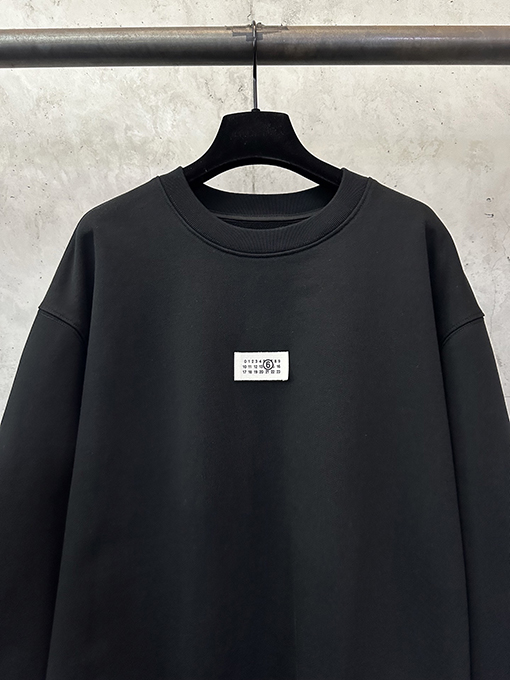 マルタンマルジェラ 外側ラベル付き長袖クルーネックスウェットシャツ