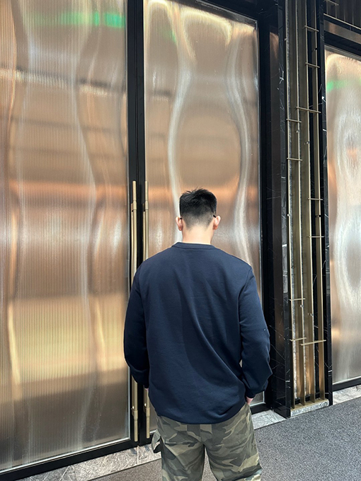 モンクレール クルーネックの長袖フェードラベルコットンスウェットシャツ