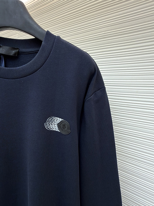 モンクレール クルーネックの長袖フェードラベルコットンスウェットシャツ