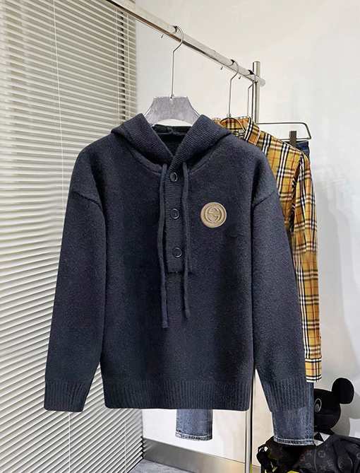 グッチスーパーコピー 新モデルレターロゴフード付きセーター