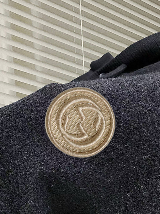 グッチスーパーコピー 新モデルレターロゴフード付きセーター