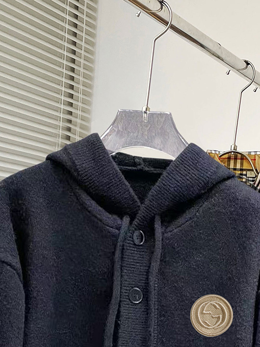 グッチスーパーコピー 新モデルレターロゴフード付きセーター