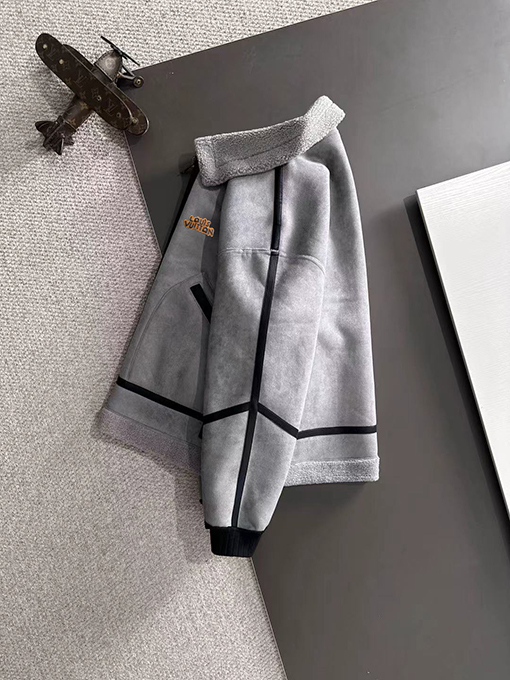 ルイヴィトンコピー 人気の両面ファーコート