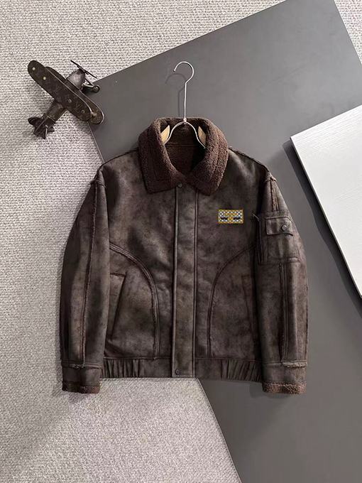 グッチ 新モデル人気の両面ファーコート