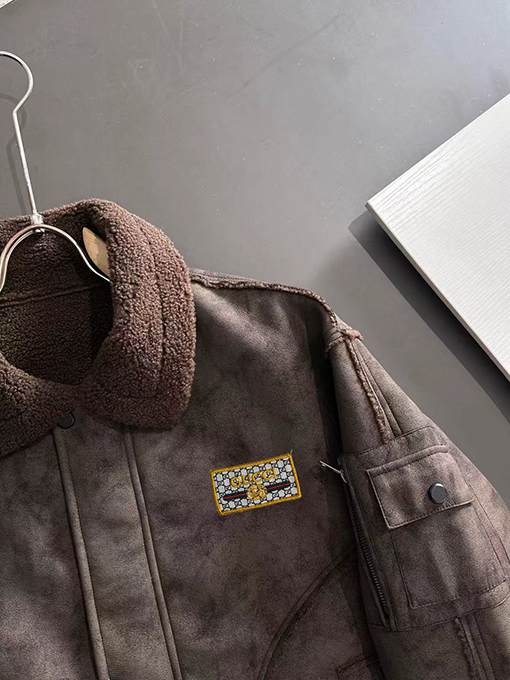 グッチ 新モデル人気の両面ファーコート