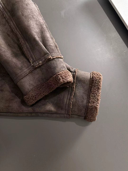 グッチ 新モデル人気の両面ファーコート