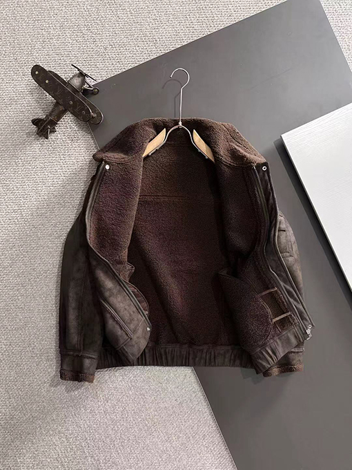 グッチ 新モデル人気の両面ファーコート