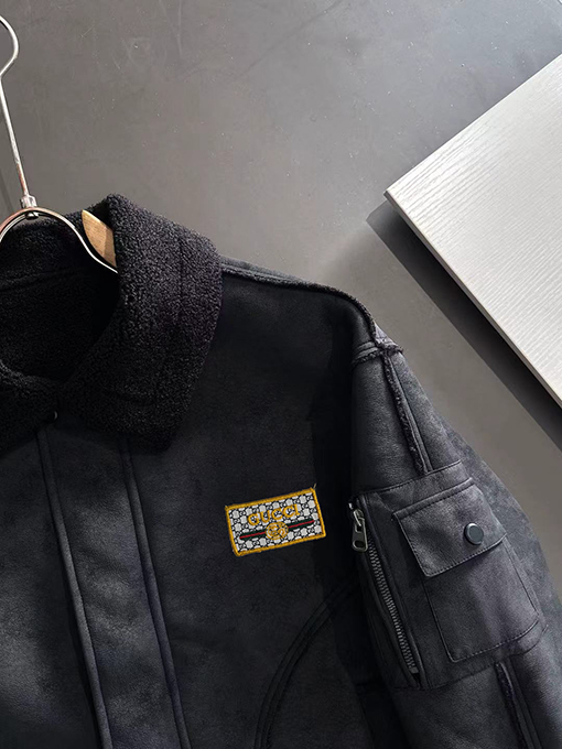 グッチ 新モデル人気の両面ファーコート