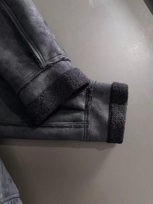 グッチ 新モデル人気の両面ファーコート