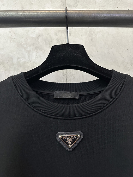 プラダコピー シルバーラベルレザークルーネックスウェットシャツ