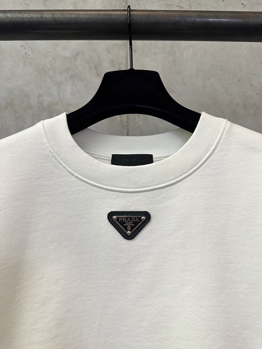 プラダコピー シルバーラベルレザークルーネックスウェットシャツ