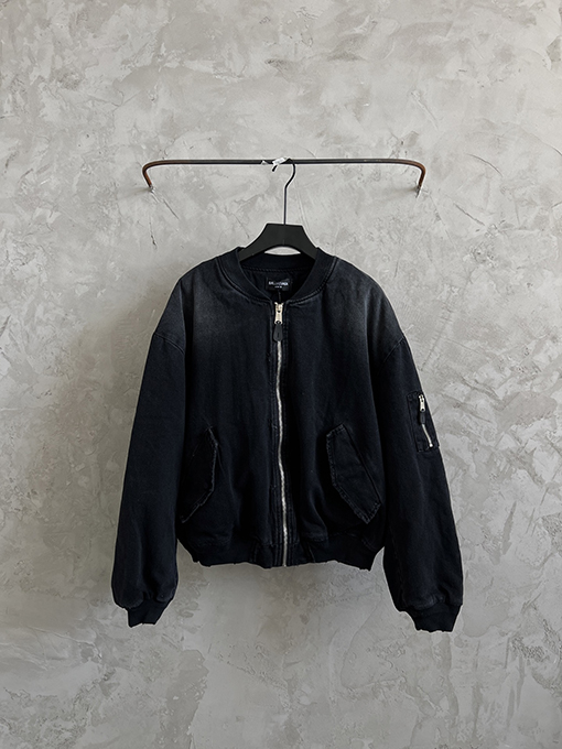 バレンシアガ bomber 新作のダメージウォッシュデニムコットンジャケット