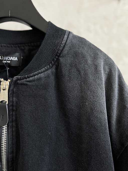 バレンシアガ bomber 新作のダメージウォッシュデニムコットンジャケット