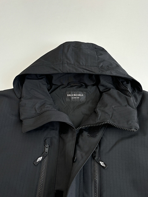 バレンシアガコピー Balenc1aga 3B スキーシリーズ キルティングスキースーツ