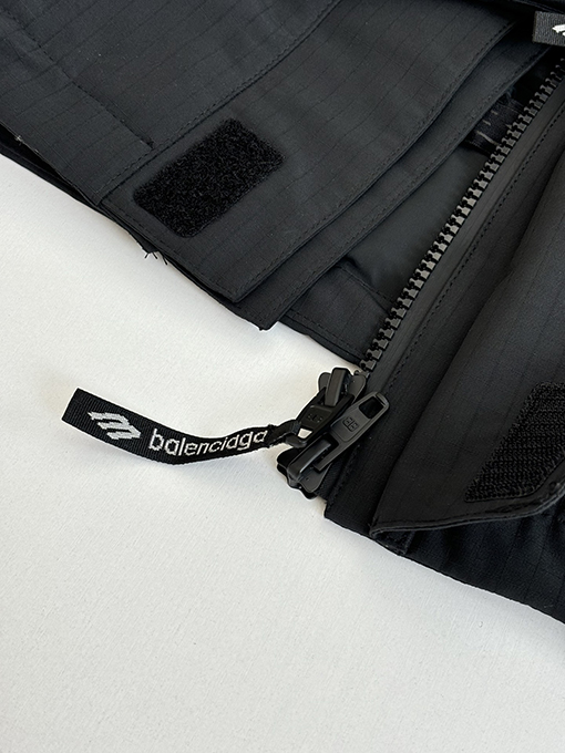 バレンシアガコピー Balenc1aga 3B スキーシリーズ キルティングスキースーツ