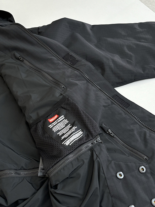 バレンシアガコピー Balenc1aga 3B スキーシリーズ キルティングスキースーツ