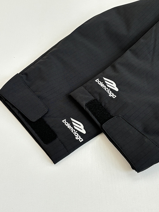 バレンシアガコピー Balenc1aga 3B スキーシリーズ キルティングスキースーツ