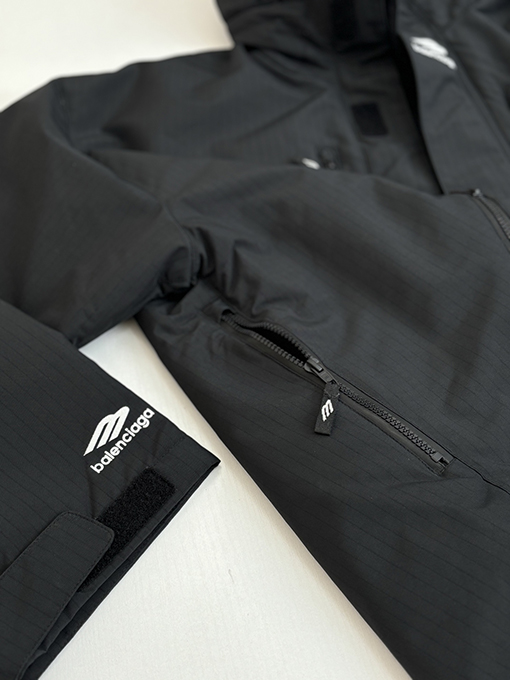 バレンシアガコピー Balenc1aga 3B スキーシリーズ キルティングスキースーツ