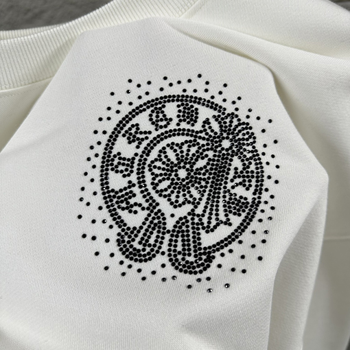 クロムハーツ 馬蹄十字架サンスクリットパールラインストーンクルーネックスウェットシャツ