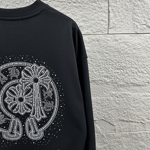 クロムハーツ 馬蹄十字架サンスクリットパールラインストーンクルーネックスウェットシャツ