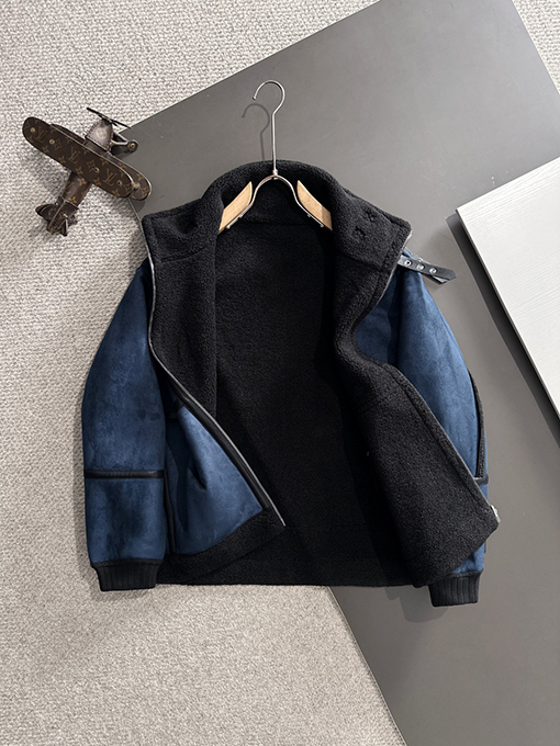 バレンシアガコピー 新モデル人気の両面ファーコート