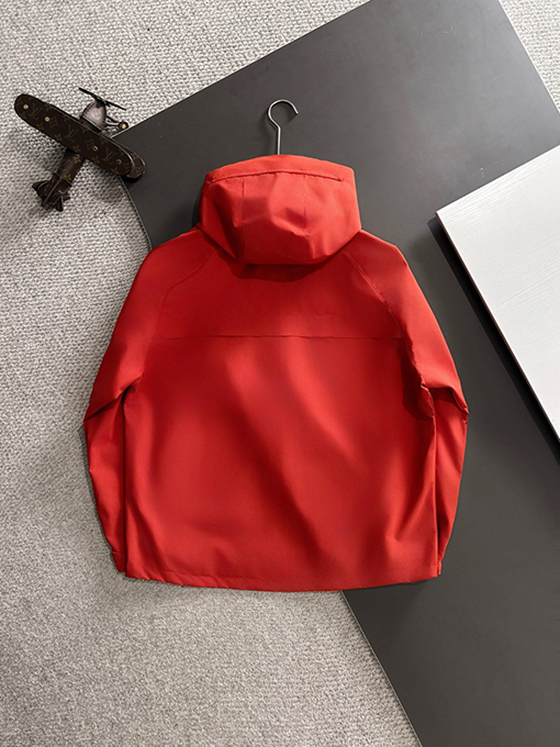 モンクレール 新しいトレンチコートジャケット