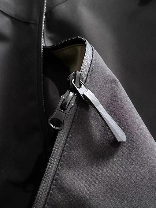 モンクレール 新しいトレンチコートジャケット