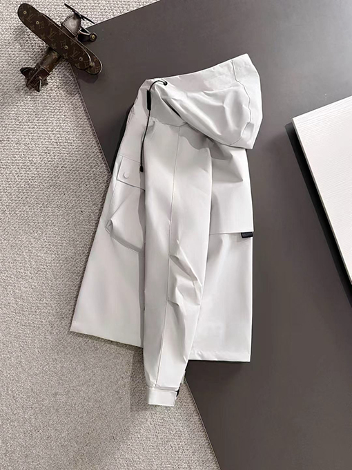 フェンディ トレンチコートジャケット