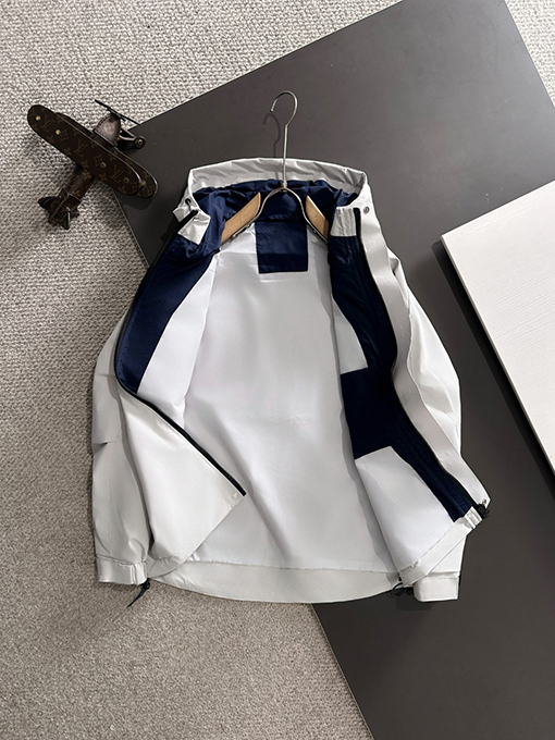 フェンディ トレンチコートジャケット