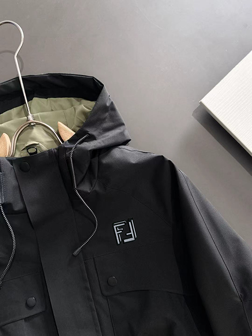フェンディ トレンチコートジャケット