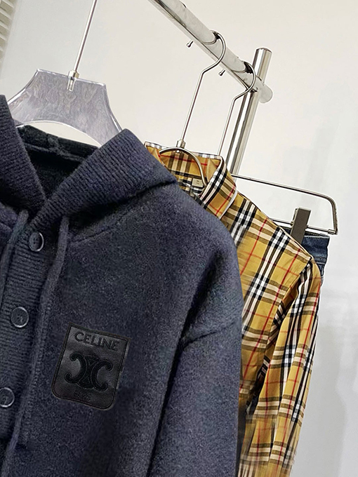 セリーヌ レターロゴフード付きセーター