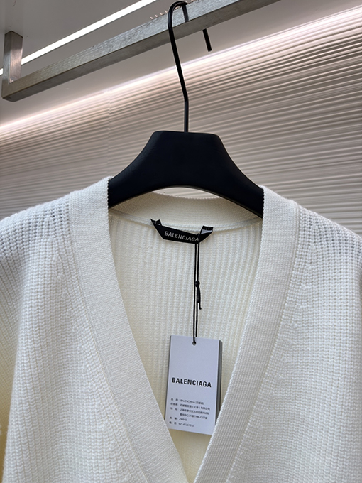バレンシアガ Balenciaga アームロゴカーディガンセーター