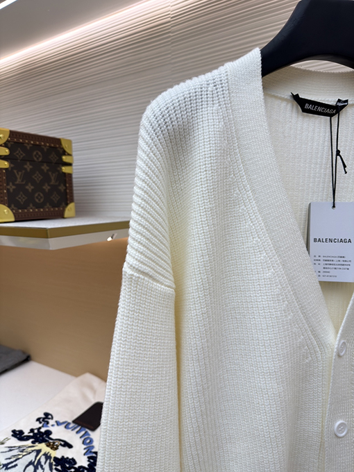 バレンシアガ Balenciaga アームロゴカーディガンセーター