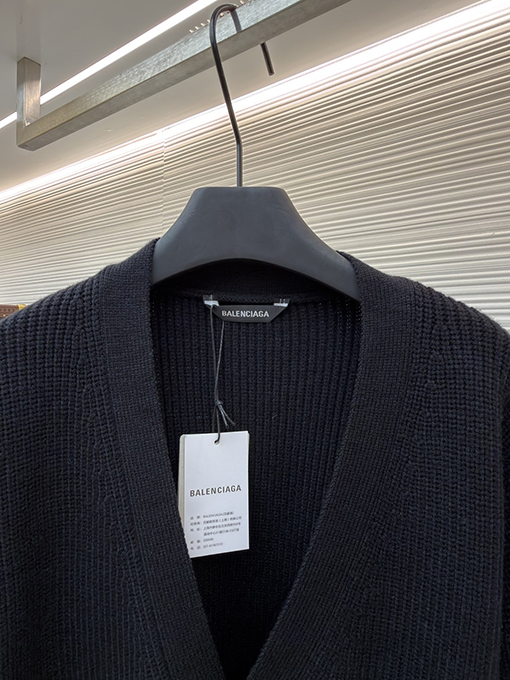 バレンシアガ Balenciaga アームロゴカーディガンセーター