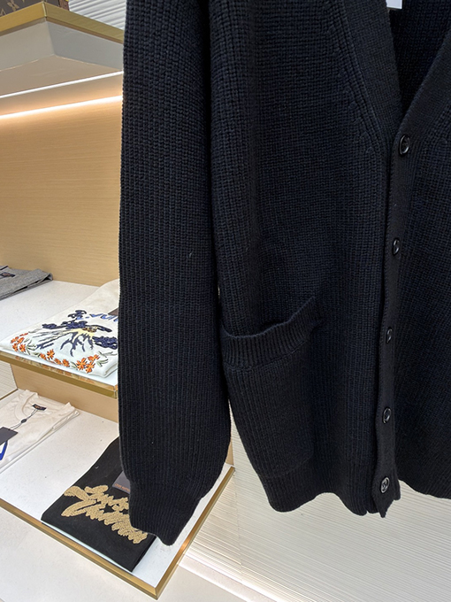 バレンシアガ Balenciaga アームロゴカーディガンセーター