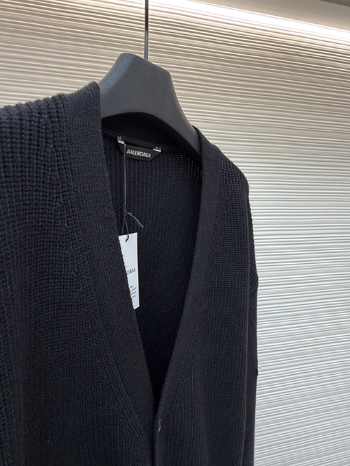 バレンシアガ Balenciaga アームロゴカーディガンセーター