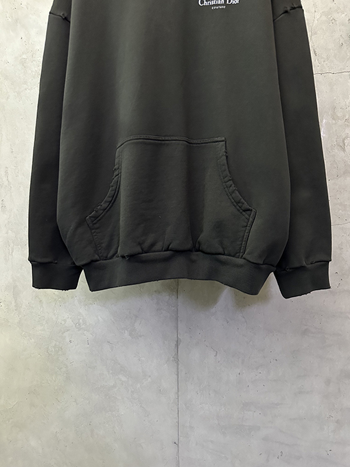 ディオール Christian Dior Couture 無地のロゴレタープリントのダメージパーカー