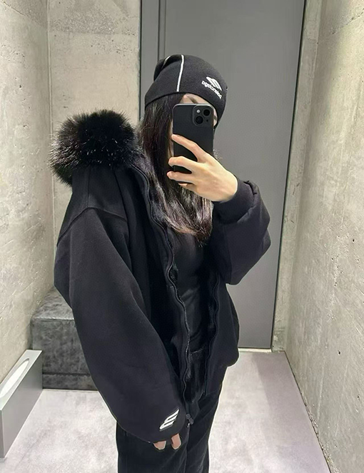 バレンシアガ ミンクファー 3M システムスキー FLUFFYHOODIE ジップアップ フード付きスウェットシャツ